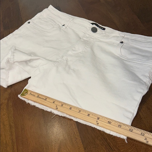 Kut from the Kloth gidget fray short High Waist Cream size 14 - Picture 9 of 16
